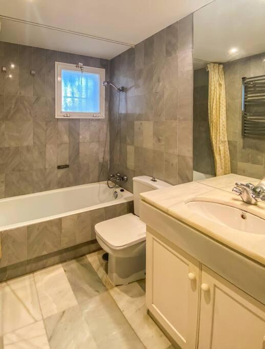 Alcazaba Beach Apartment Эстепона Экстерьер фото